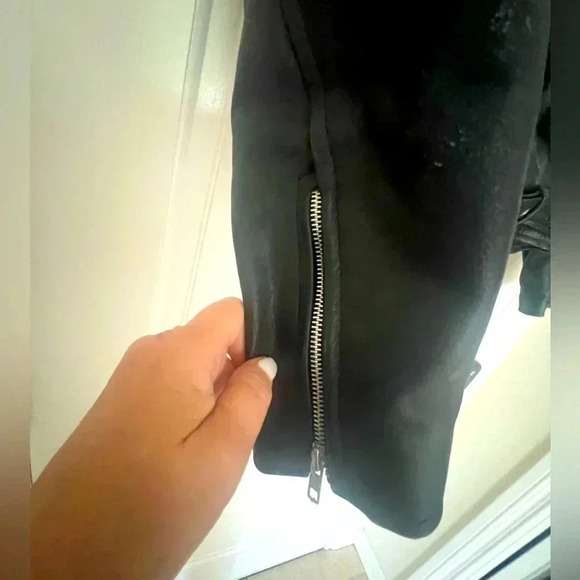 Vintage Black Leather Genuine Motorcycle Jacket- 🏍️ - Picture 6 of 12